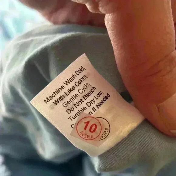 New with tags, womens size medium shirt, #K394 - Picture 4 of 6